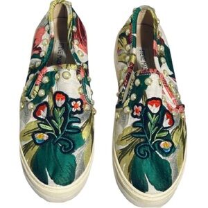 6.5 Steve Madden Women's Embroidered Slip-On Shoes Green Pink Canvas Floral
